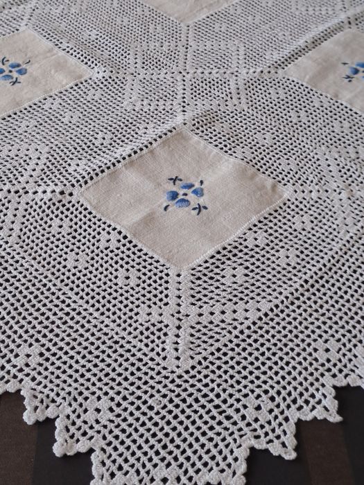 Toalha de renda e linho