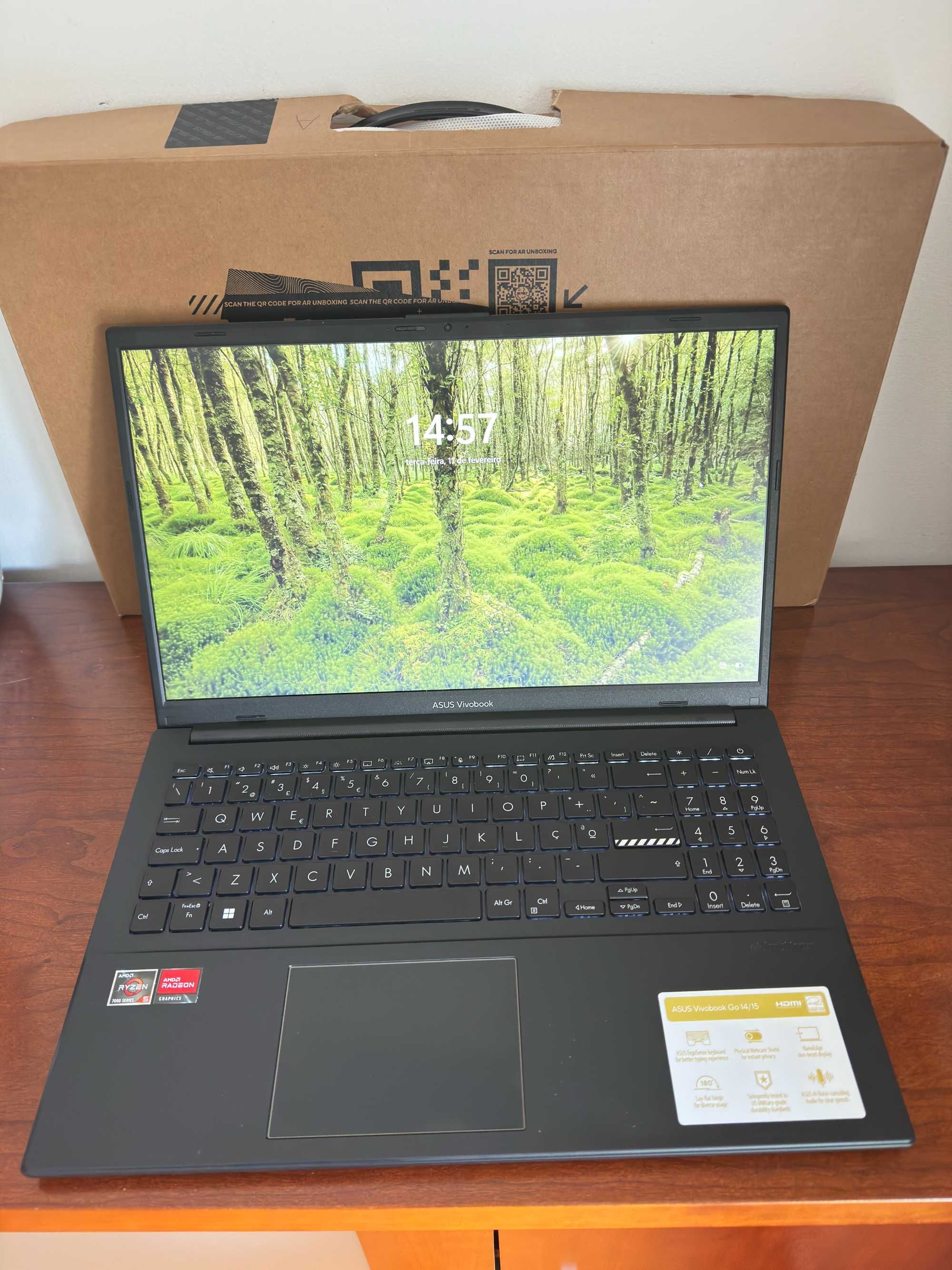 ASUS Vivobook E1504FA 15.6"FHD c/NOVO/Ryzen 5-7520U/8Gb/512Gb/Garantia