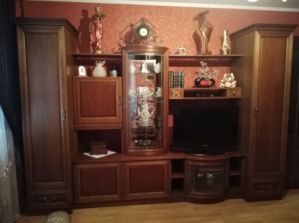 Продам стінку в дуже хорошому стані
