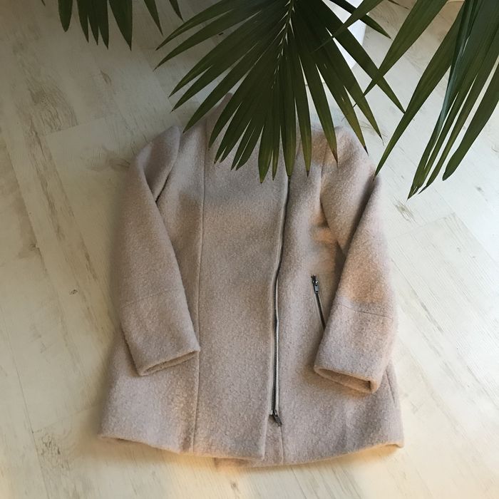 Plaszcz boucle zimowy New Collection r 36 s pudrowy roz/ bez