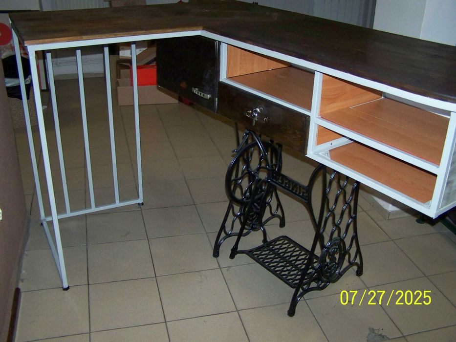 Lada narożna do sklepu, baru  lub innego lokalu ( biurko narożne)