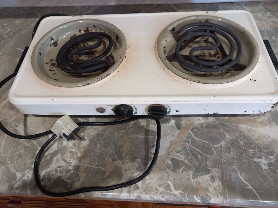 Продам б/у двухконфорочные  электроплиты.