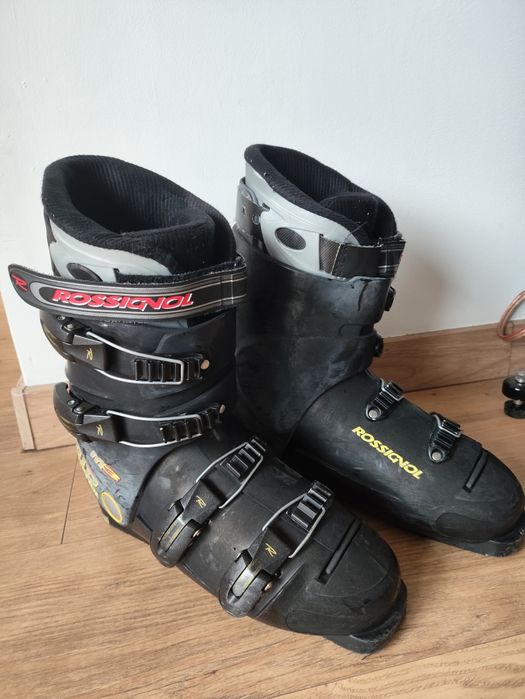 Buty narciarskie Rossignol r. 44, gogle Carrera, plecak na buty