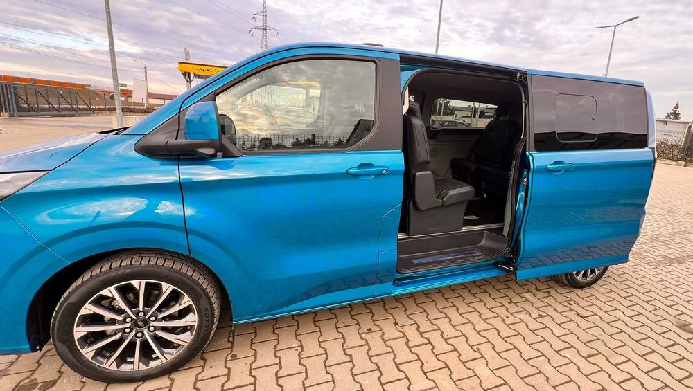 Wynajmę 8-osobowego nowego busa Ford Tourneo Custom - 4x4 hak automat