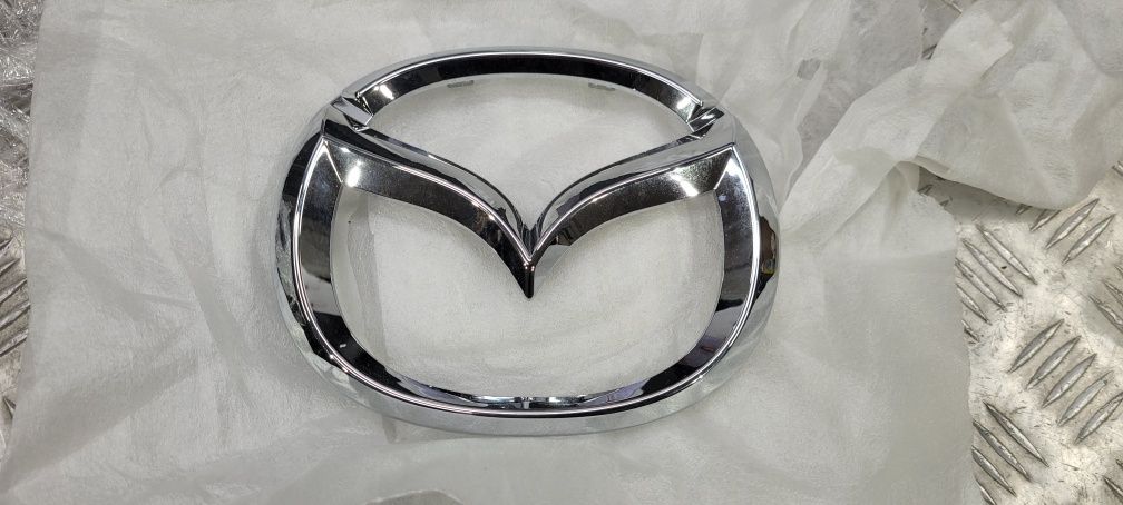 Емблема решітки радіатора оригінал Mazda CX5 CX9 2016+