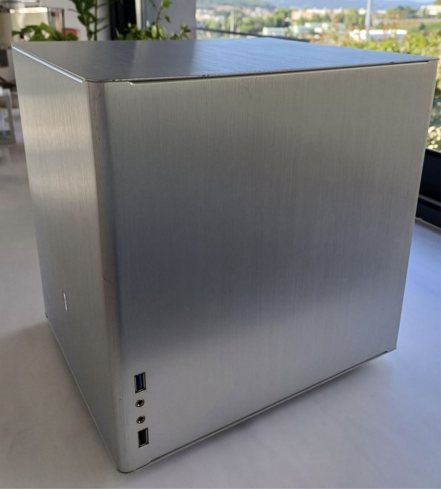 Caixa Mini ATX aluminio
