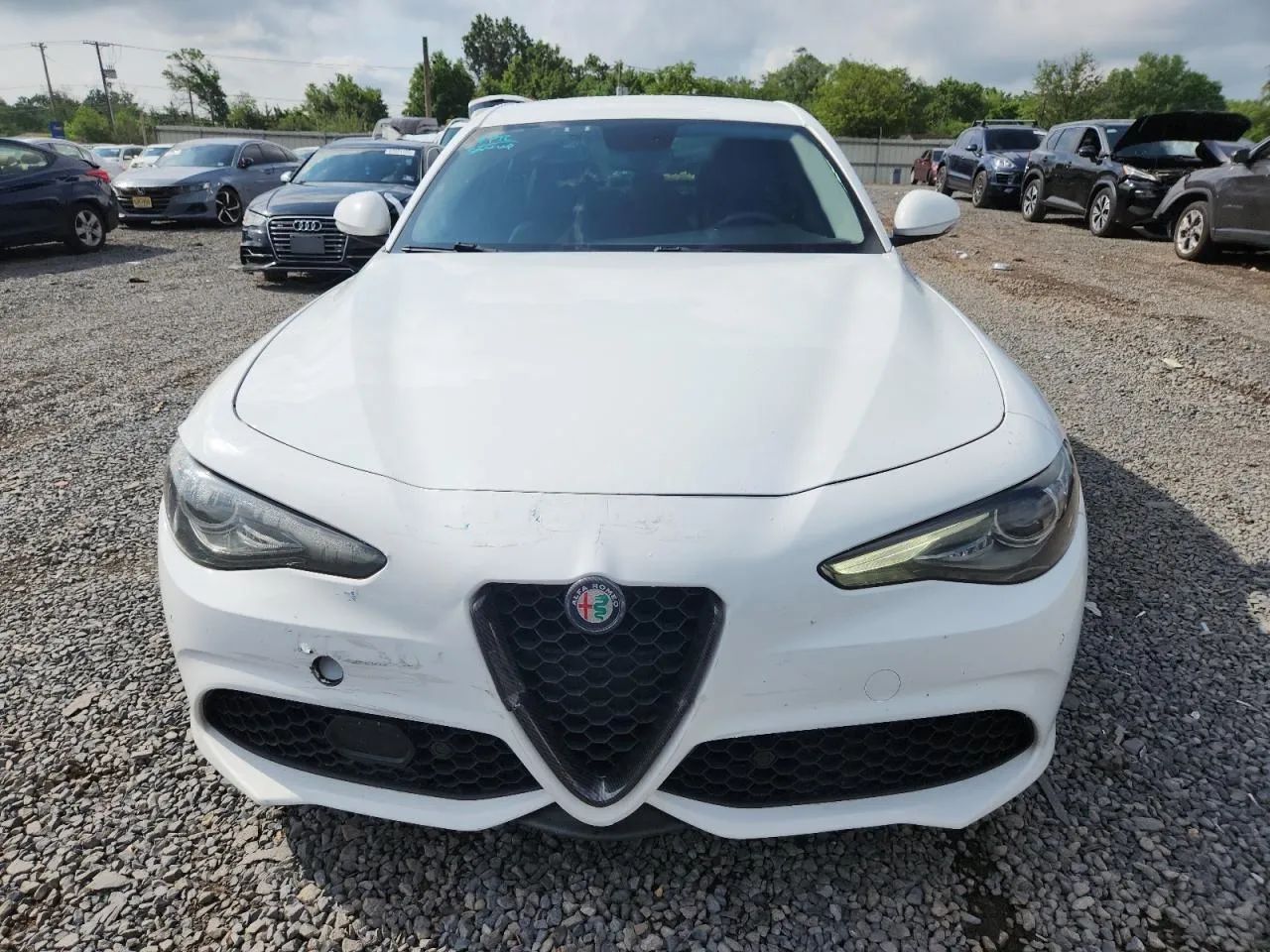 Alfa Romeo Giulia Piękny sedan z małym przebiegiem w transporcie