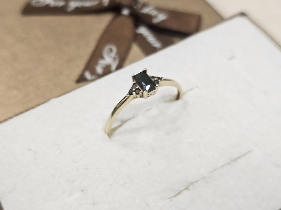 Złoty pierścionek z ONYKSEM MAŁYM PR 585