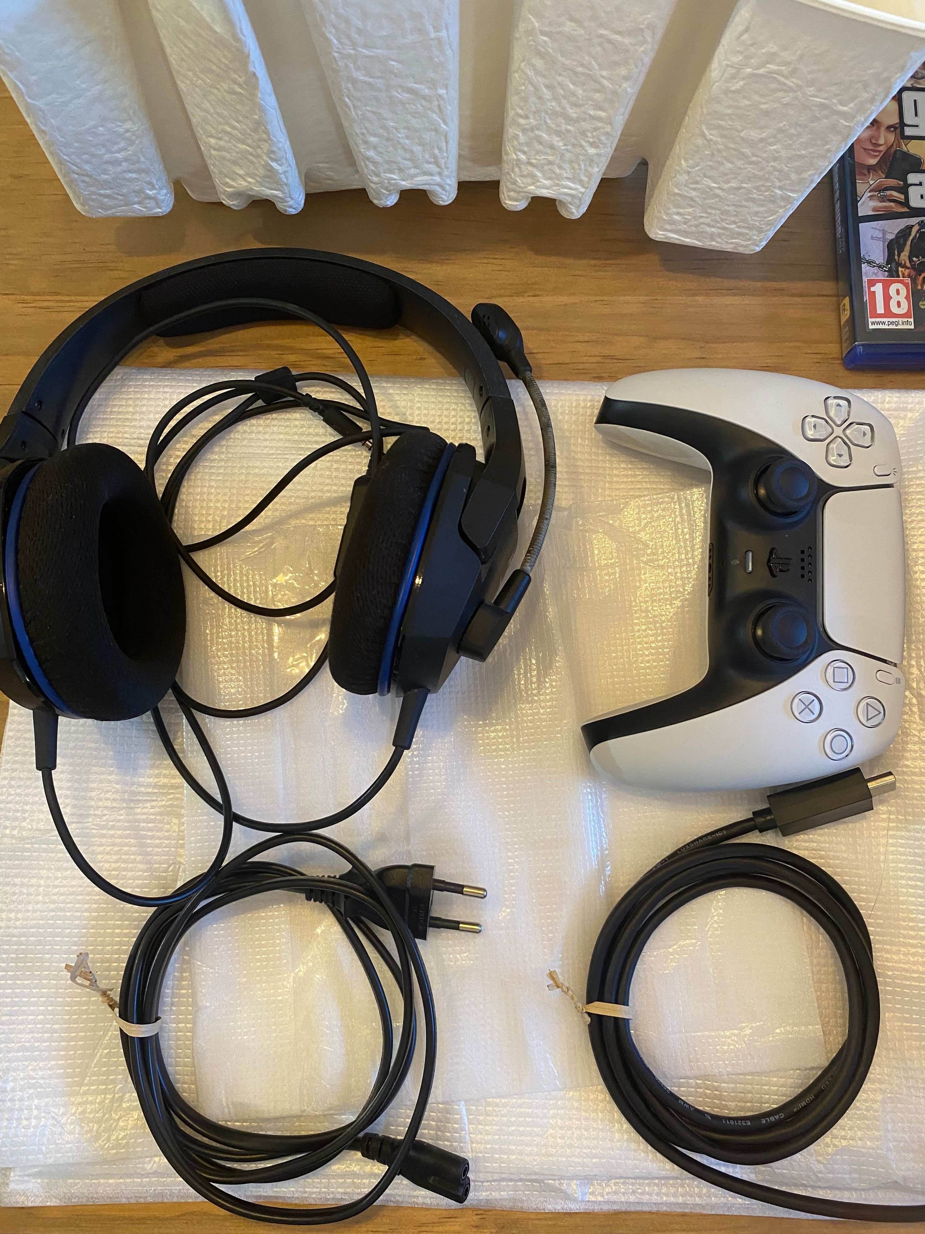 PlayStation 5 Versão CD c/caixa original e todas as proteções