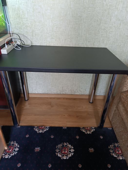 Продам хороший стол