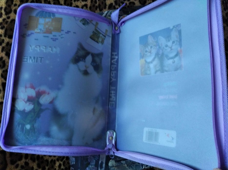 Папка для бумаг,для школьника,новая.