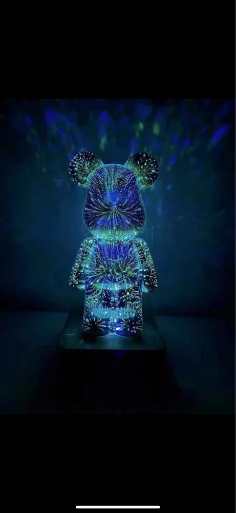 Настольный светильник в форме медведя bearbrick