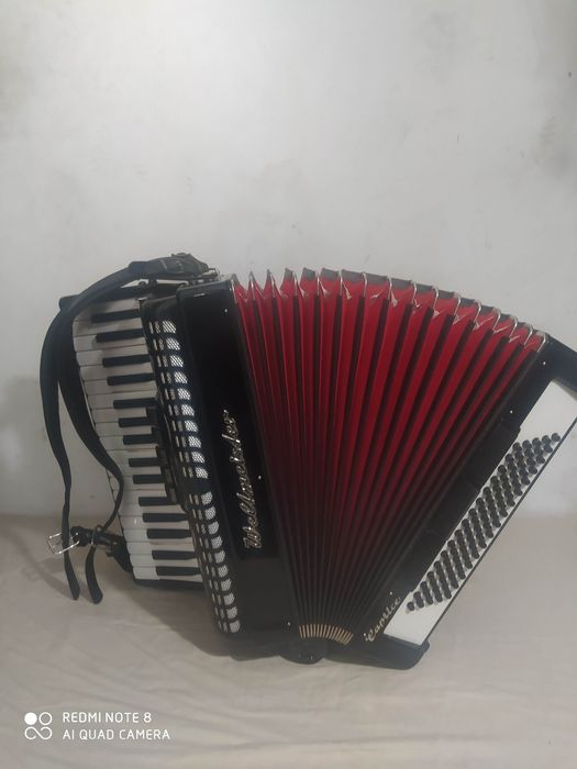 Акордеон Weltmeister Caprice 3/4 34/80
