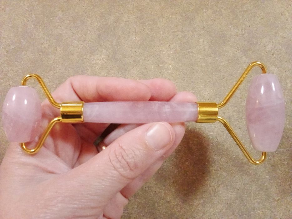 Rolo Massajador Facial Quartzo Rosa - Novo