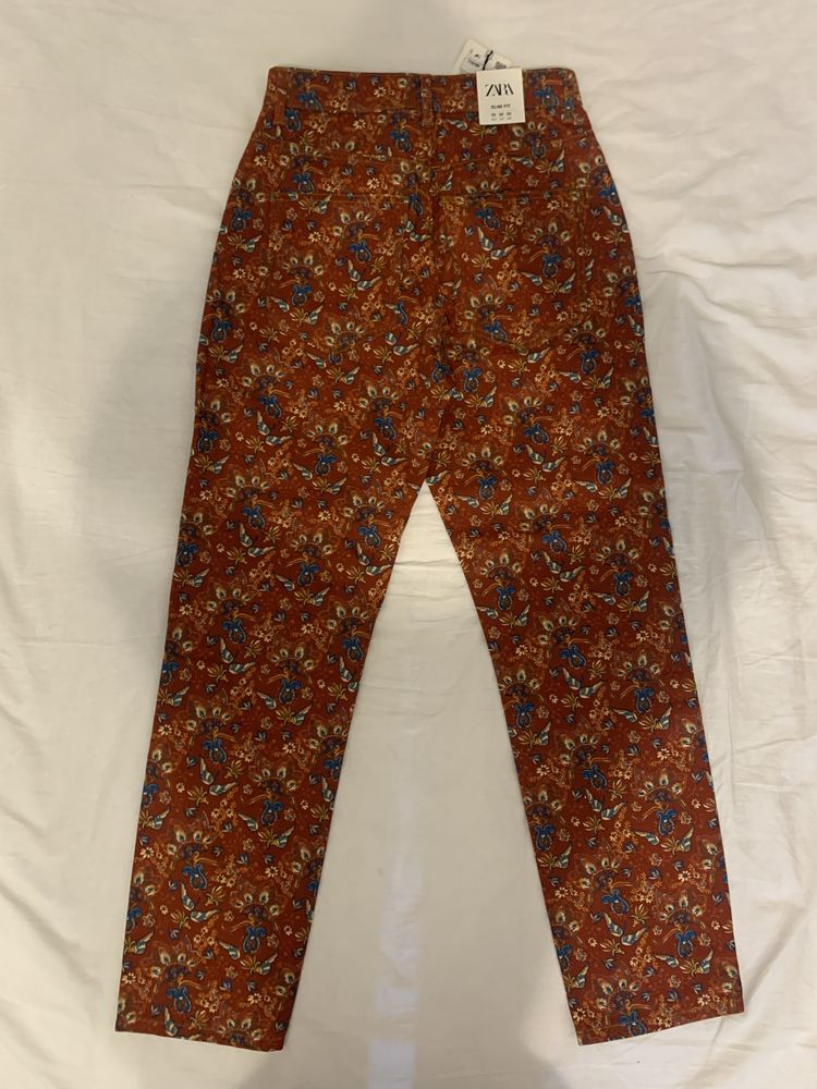 FLORAL PRINTED PANTS.  Мужские штаны (брюки) Zara