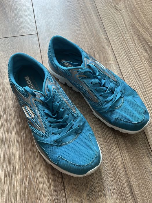 Кросівки Skechers для дівчини жіночі 39 р.