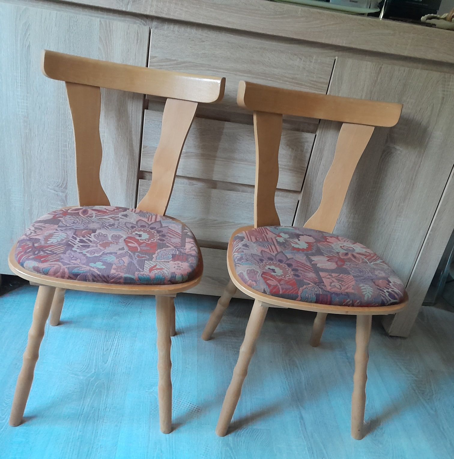 Krzesła drewniane, kuchenne