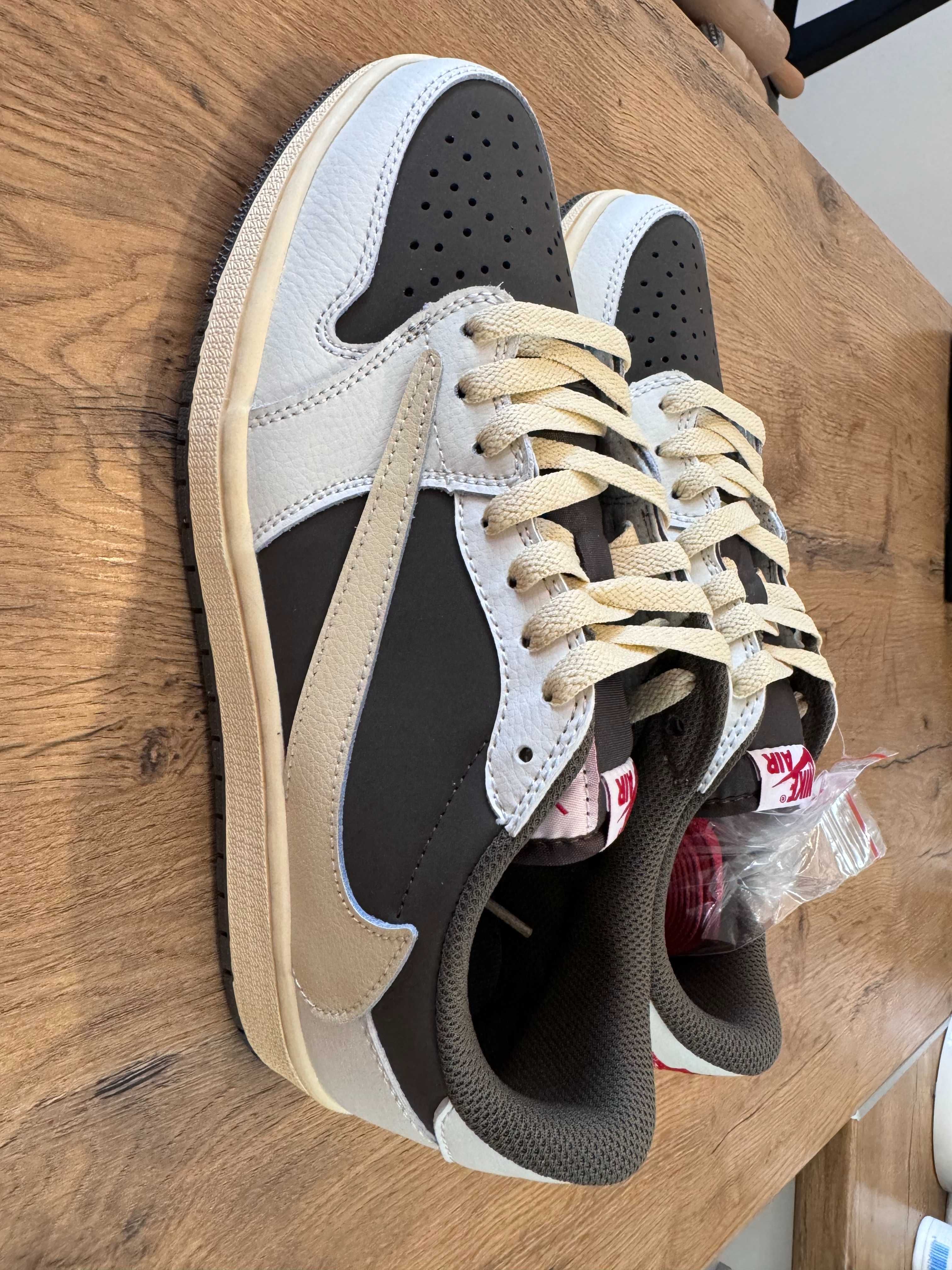 Jordan 1 Low Travis Scott rozmiar 42