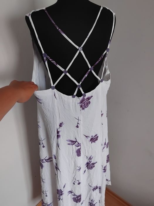 Sukienka luźna białą letnia  dluga maxi fioletowe kwiatki XL 42
