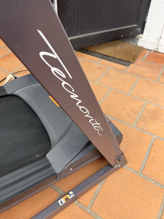 Passadeira de corrida Tecnovita EVO T900