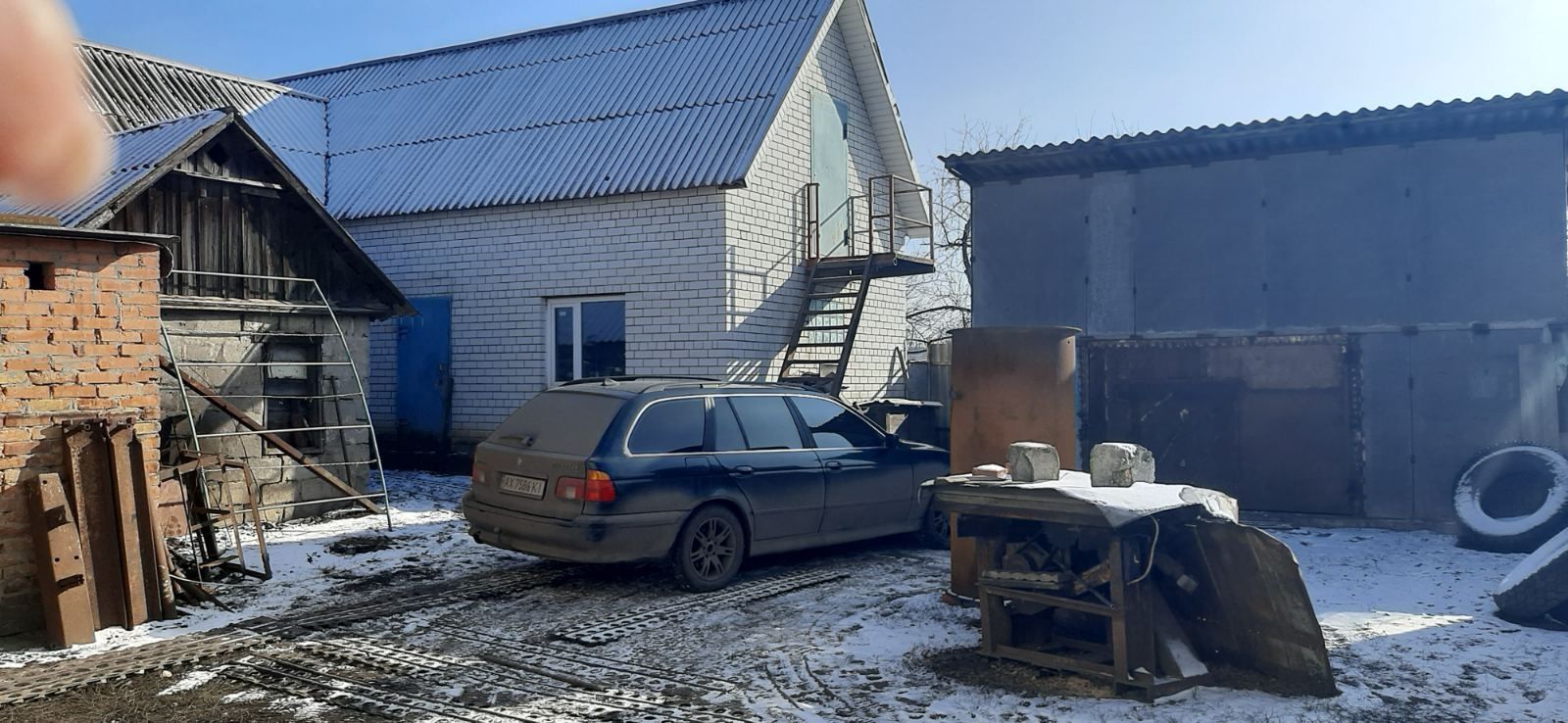 2х.этажный Дом с всеми хоз постройками для содержания животных и птиц