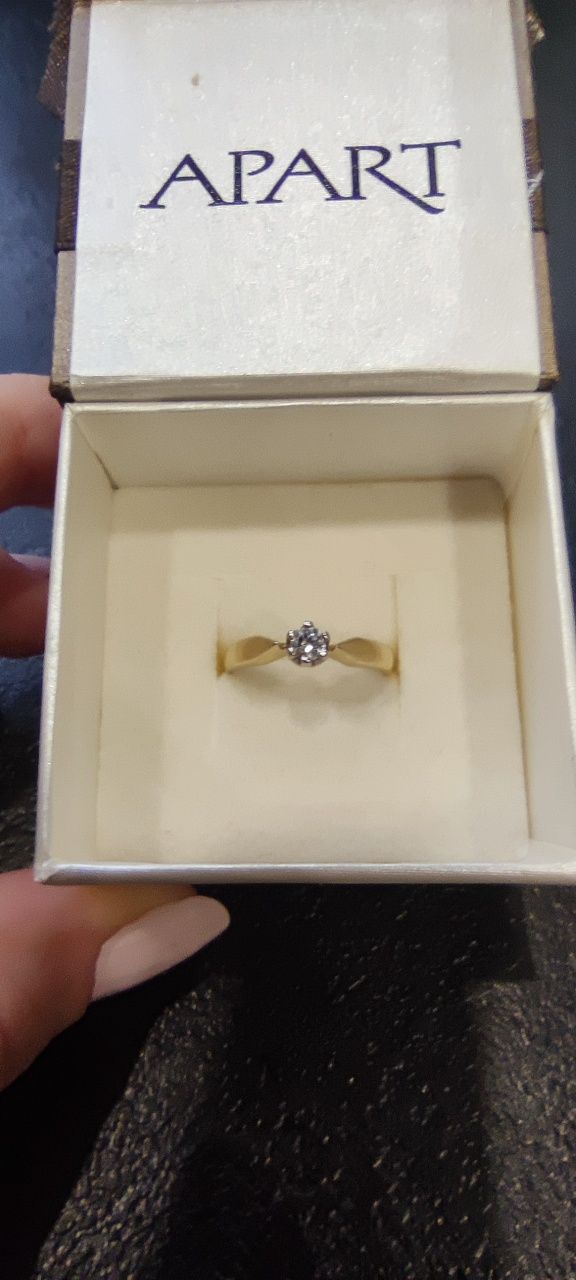 Pierścionek zaręczynowy z brylantem, diament 0,14ct, żółte białe zloto
