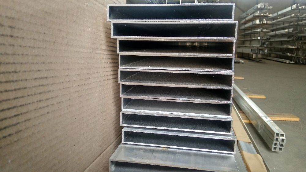 Profil na ogrodzenie   aluminiowy 150x20x2 mm