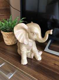 Słoń figurka ozdoba siedzący słoń