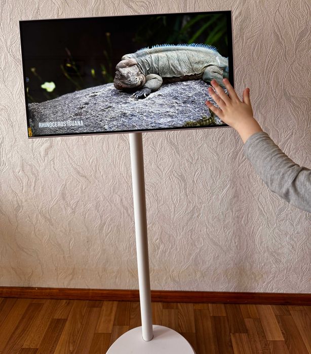 21,5 дюйм, великий сенсорний планшет (смарт екран), Андроїд (Android)