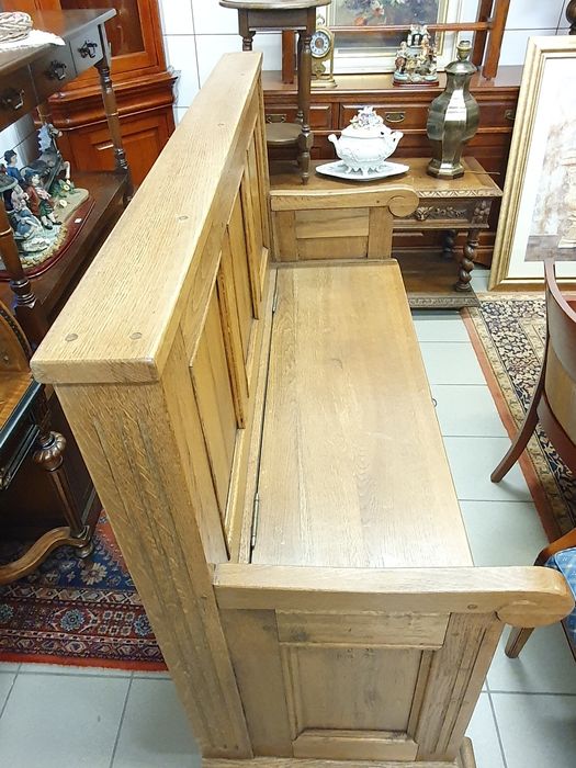 Antyczna sienna ławka z skrzynią