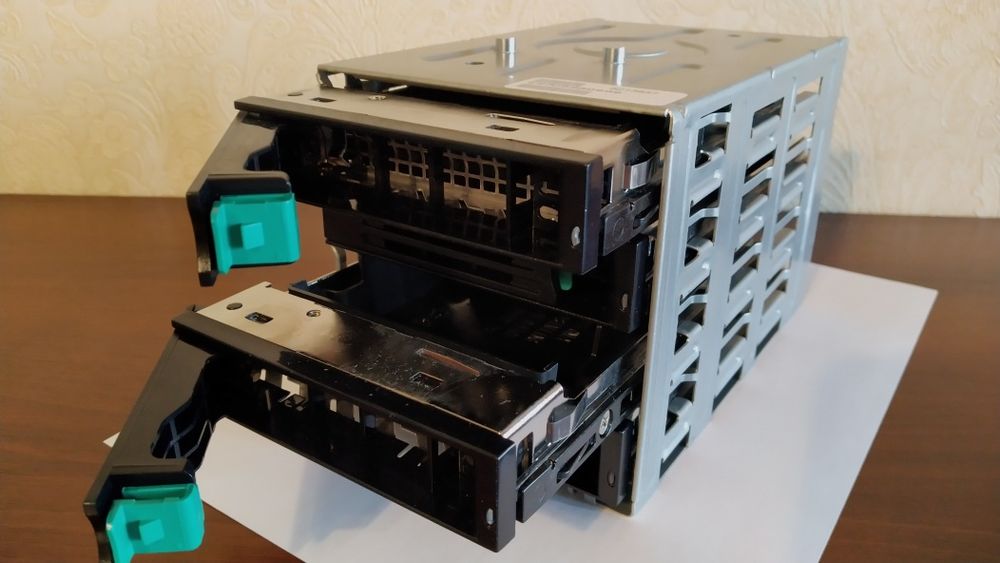 Корзина для жестких дисков 4x3,5'' Hot swap
