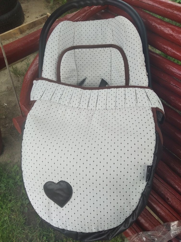 Продам коляску 3 в 1
