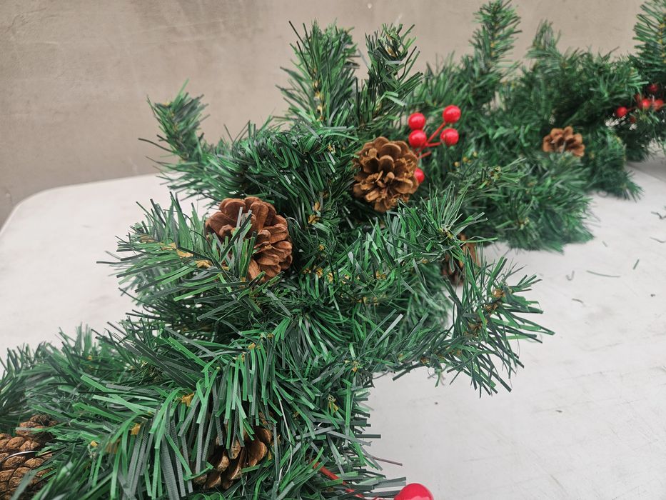 Girlanda sztuczna  270 cm długości
