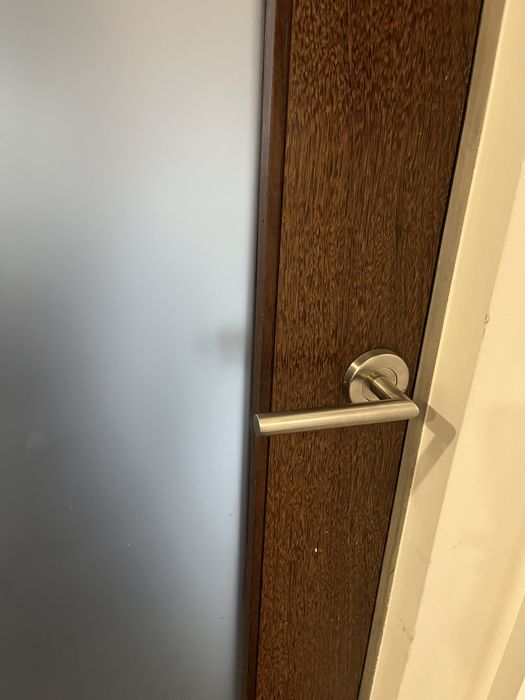 Porta pivotante madeira