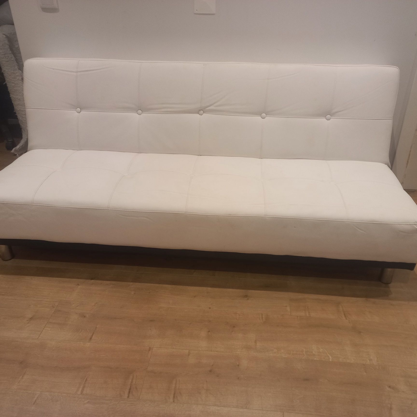 Sofa pele branca 3 lugares