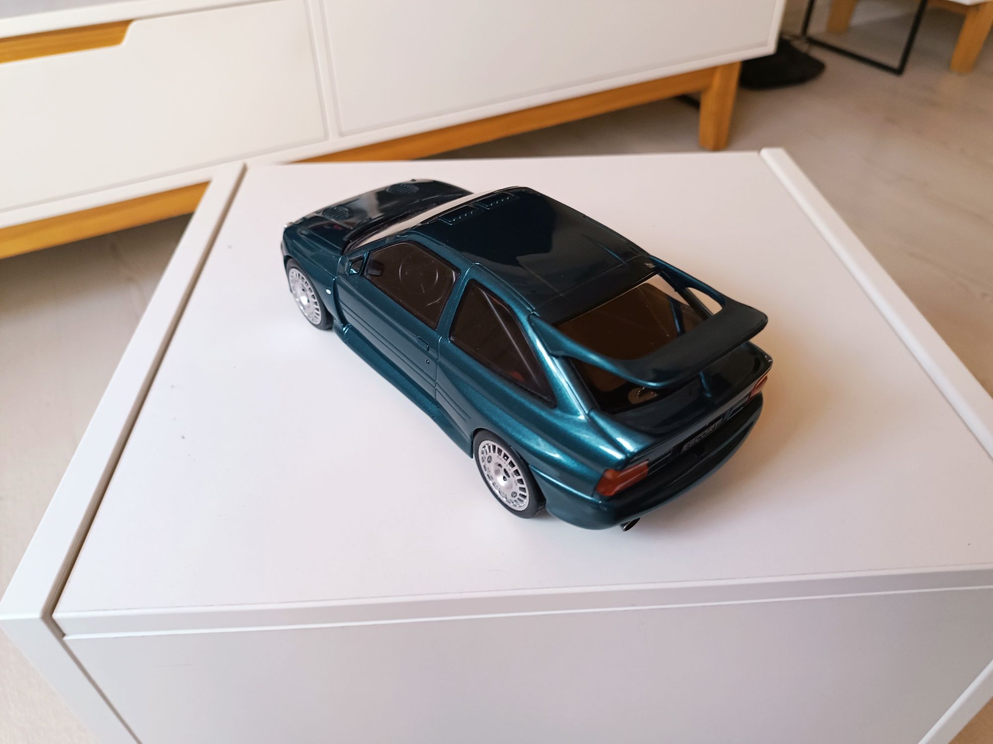 Ford Escort RS cosworth skala 1/18