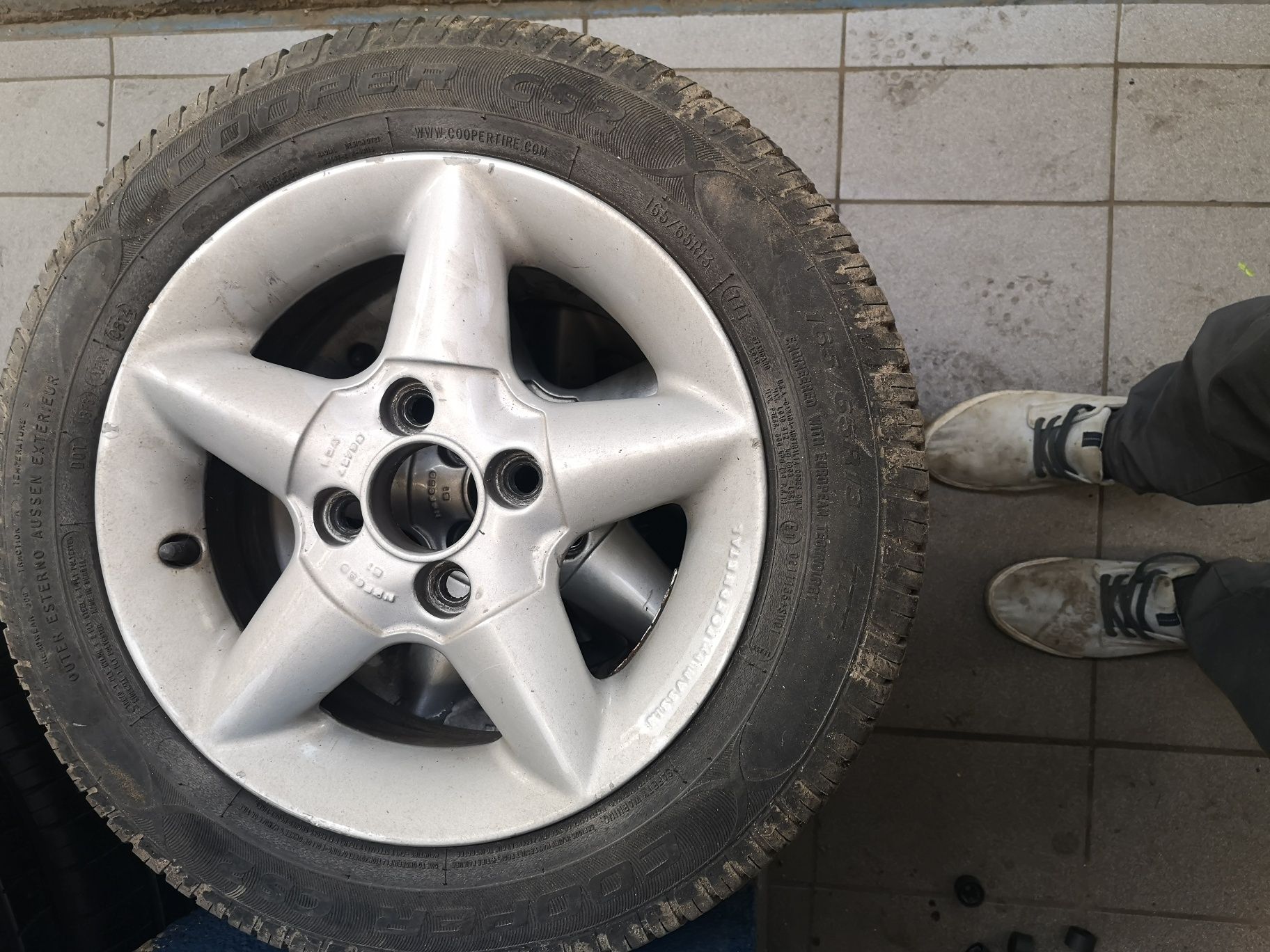 Alufelgi 13 4x100 z oponami letnimi 7mm 165/65r13