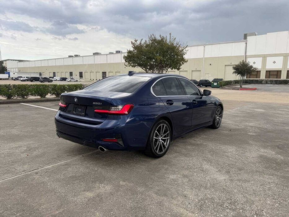 BMW 3 Series 330i      2020