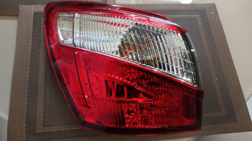 Nissan Qashqai j10 лівий правий фонар 2010-2014 новий