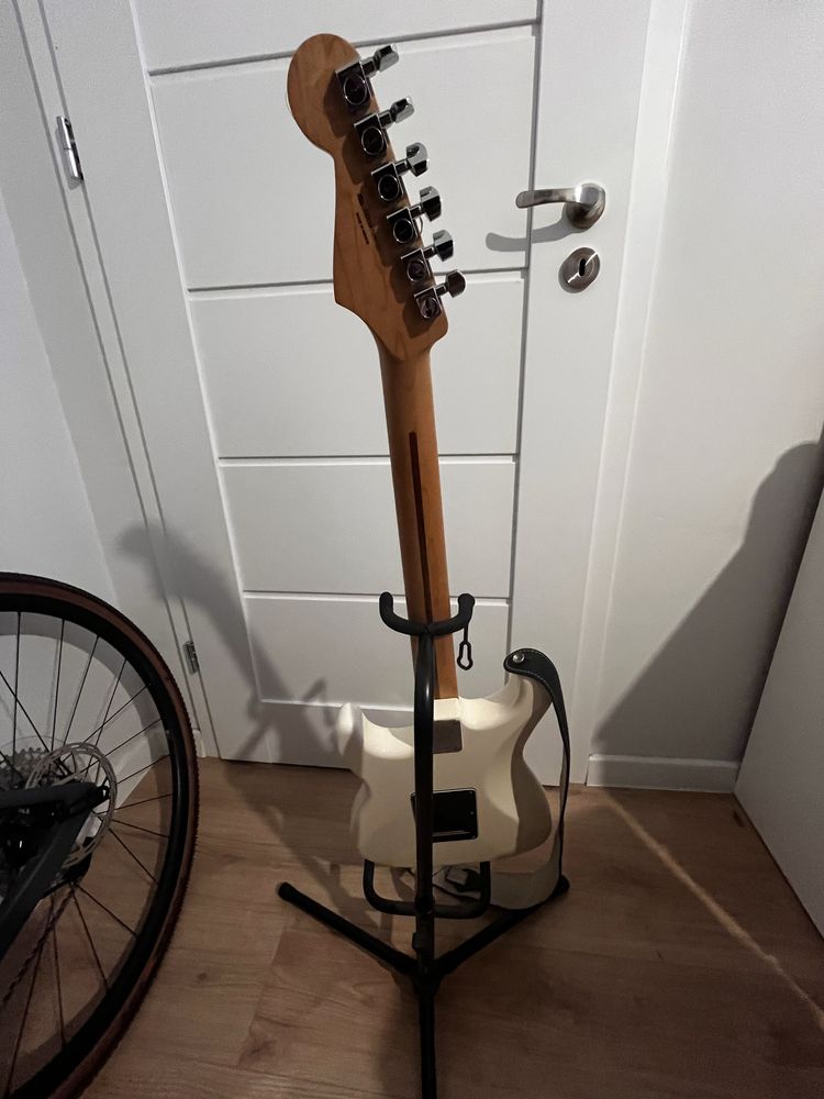 Fender Standard Stratocaster HSH RW