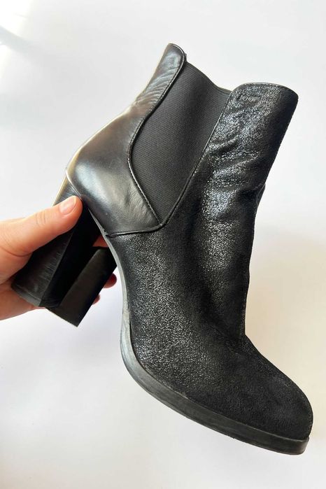 Joop! Viola czarne botki z metalicznym połyskiem na słupku r. 40,5