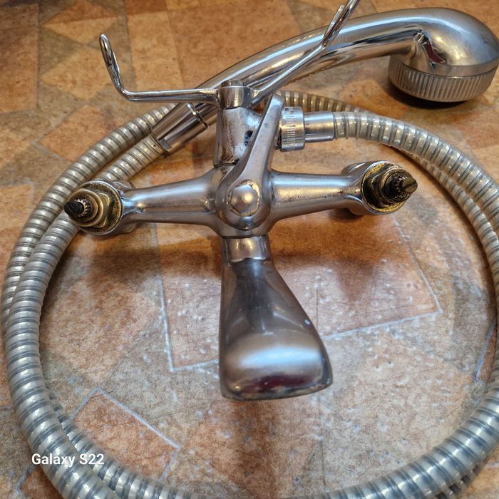 2  baterie  kuchenna  i łazienkowa *kółka obrotowe ..plus COŚ gratis