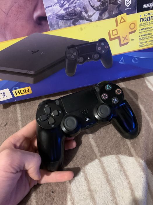 PS4 SLIM 1TB полный комплект