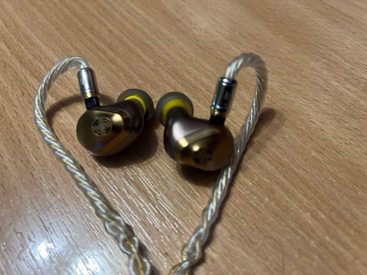 Astell & Kern x Vision Ears AURA