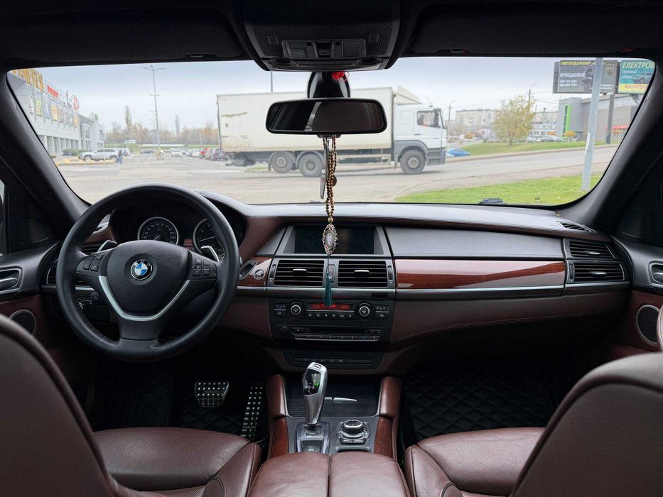 Avtoreal BMW X6 50i E71 2011