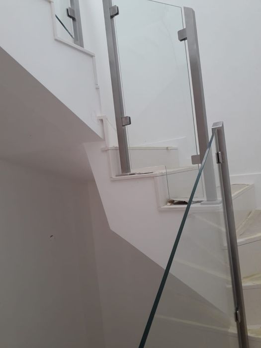 V3 triplex geminada com piscina só a particulares