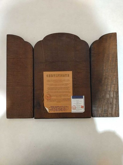 Богородиця з немовлям. триптих 
 Ікона ручної роботи