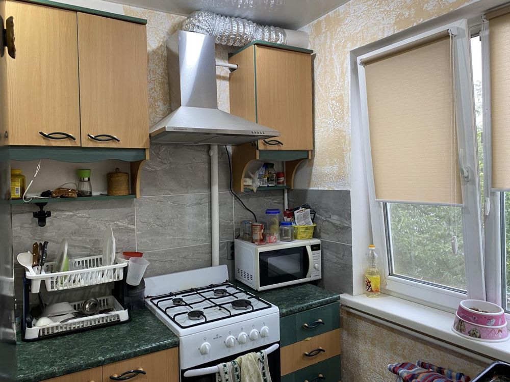 Продам 3-х кімнатну квартиру район Варус