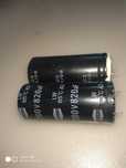 Kondensatory  200V 820uF