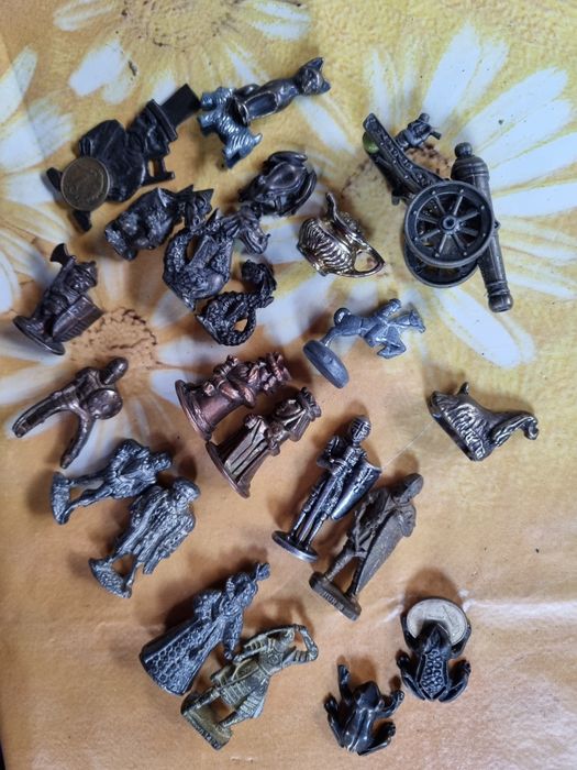23 metalowe figurki żołnierzyki, król, armata, smok inne